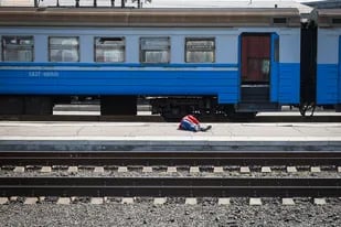 Decenas de muertos y más de 100 heridos tras un ataque ruso a una estación de tren en Ucrania