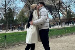 Julián Álvarez le dedicó un mensaje muy romántico a su novia en París y los jugadores de la Scaloneta lo cargaron