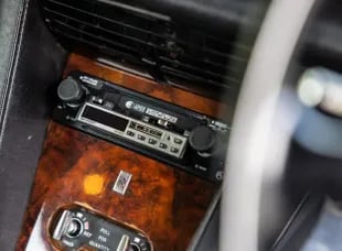 Los detalles del interior del vehículo se conservan en perfectas condiciones