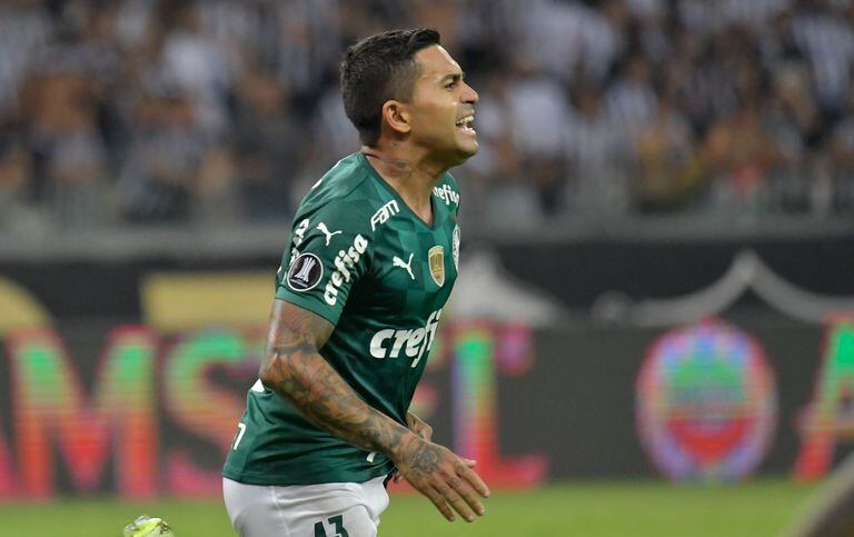 Dudu festeja el gol del empate durante el partido semifinal de Copa Libertadores que disputan Atlético Mineiro y Palmeiras