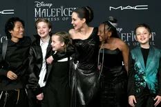 Maléfica 2: Jolie, acompañada por sus hijos y su padre, vivió una gran noche