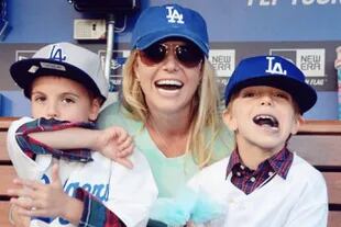 Britney Spears, junto a sus dos hijos, Sean y Jayden, en una foto de hace varios años