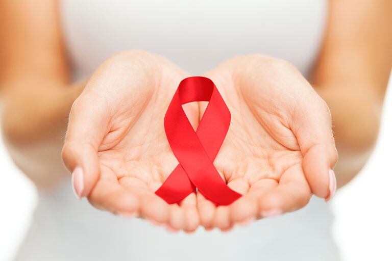 De morir a convivir con el virus, 35 años del VIH en el mundo
