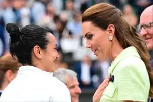 El espectacular look de Kate Middleton en la final de Wimbledon y su charla con la campeona