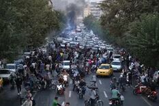La Guardia Revolucionaria de Irán lanza una poderosa advertencia mientras aumentan las muertes en las protestas