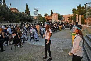 Un concierto organizado por la Ópera Nacional Griega en el antiguo Ágora Romana de Atenas en julio; de la misma forma, al aire libre, la ciudad espera habilitar los eventos culturales