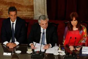 Acto de apertura de año de la Asamblea legislativa 2020: Alberto Fernández
Cristina Kirchner y Sergio Massa