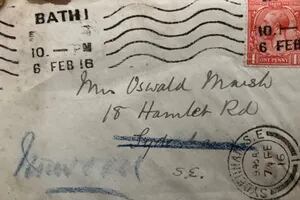 Cóm una carta que fue escrita durante la Primera Guerra Mundial, llegó a destino 105 años después
