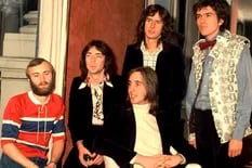 La foto de Phil Collins con Peter Gabriel que ilusiona a los fans de Genesis