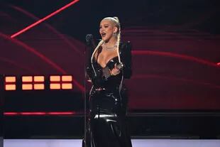 Christina Aguilera cantó y se llevó un premio en los Billboard Latin Music Awards 2022
