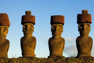 Resuelven el misterio de los sombreros en las estatuas de la Isla de Pascua