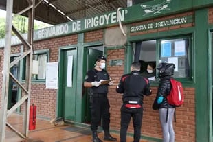 Paso internacional Bernardo de Irigoyen-Dionisio Cerqueira donde, por la pandemia, están apostados efectivos de Gendarmería, Migraciones, Senasa y Aduana