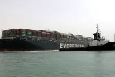 Suez: el buque encallado expone un punto débil del exceso de globalización