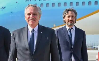 El presidente argentino Alberto Fernández y el canciller Santiago Cafiero llegan a Nueva Delhi para el G20.