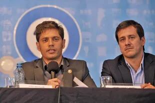 Axel Kicillof y Mariano Recalde durante una conferencia de prensa el 18 de marzo de 2015. Condujeron la empresa durante varios años.