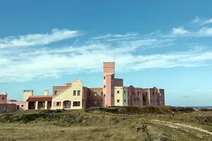 Así es la misteriosa casa de retiros espirituales del Opus Dei en la costa argentina