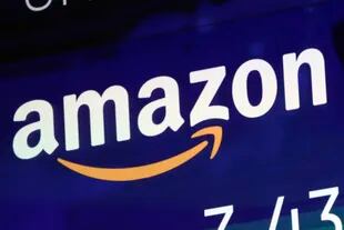 Amazon lidera el comercio electrónico en España, con 12.000 trabajadores fijos en los 30 centros logísticos con que cuenta en el país, y tiene planes de elevar esa plantilla hasta los 25.000 efectivos en 2025.