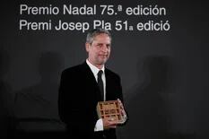 Guillermo Martínez gana el Premio Nadal de Novela