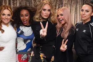 Adele fue a ver el regreso de las Spice Girls y mostró su fanatismo en las redes