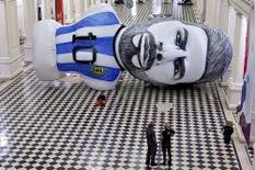 Así se hizo la escultura de Messi de cuatro pisos de altura que se inflará mañana al lado del Obelisco