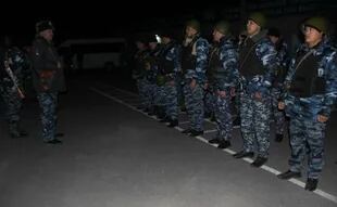 Militares kirguises en la frontera entre Kirguistán y Tayikistán
