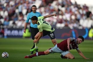 Julián Álvarez disputó los últimos 10 minutos del partido ante West Ham en la fecha 1, de visitante