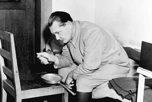 En Núremberg, Hermann Göring fue condenado a muerte, junto con otros once camaradas, mediante la horca