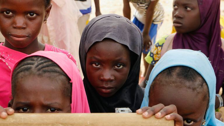 Chicos desplazados en el pueblo de Dori, Burkina Faso, una zona donde Estado Islámico es una amenaza constante
