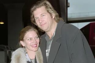 Jeff Bridges junto a su esposa, Susan Geston, en Londres en 1990