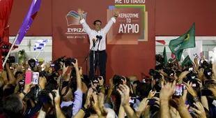Alexis Tsipras celebraba la victoria electoral con sus seguidores, ayer, en Atenas