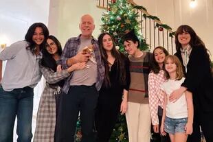 Bruce Willis, acompañado de su familia en todo momento