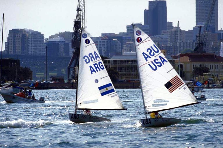 Serena Amato naviga a Sydney 2000 per il bronzo nella classe Europa Sailing