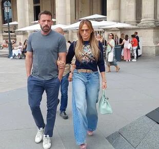 What better destination for newlyweds Jennifer Lopez and Ben Affleck than the city of love?  In love, the actor and the singer stroll through Paris
