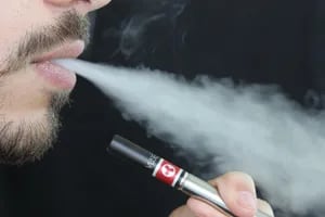 El Gobierno prohibirá importar y comercializar vaporizadores de tabaco