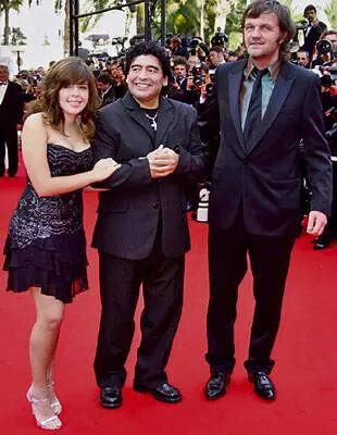 Maradona, junto con su hija Dalma y el director Emir Kusturica