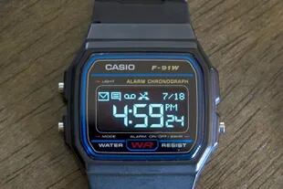 El Casio F91W modificado por Pegor para transformarlo en un reloj inteligente