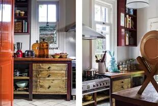 Con patas lustradas y contrastes de tonos y texturas, el mueble de cocina es a la vez cajonera, estantería y mesada de madera (Pablo Ledesma). El piso de calcáreos blancos vino con la casa.