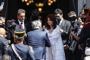 El frío recibimiento de Cristina Kirchner, los gestos y la escasez de aplausos