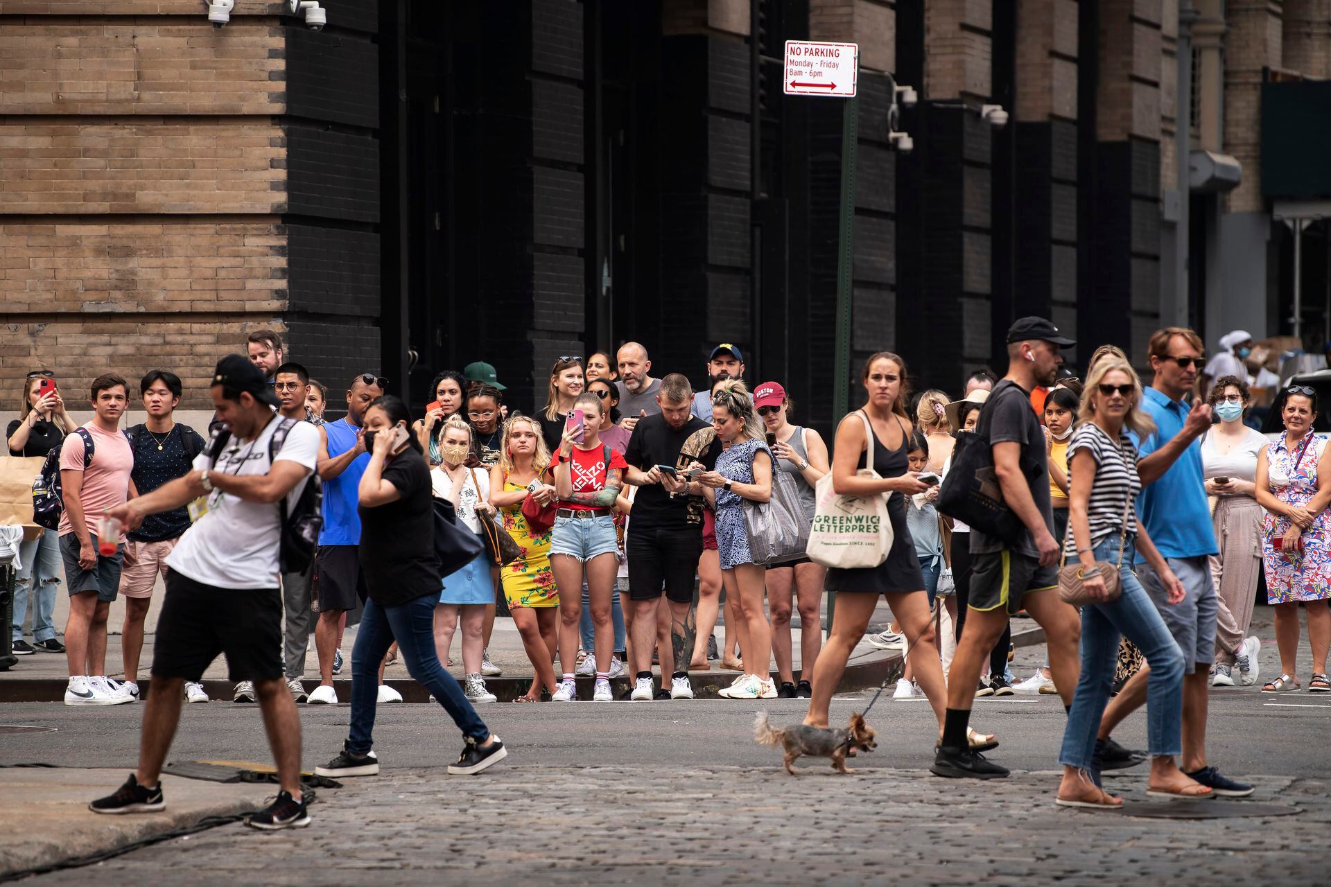 Una multitud de curiosos observa el rodaje de Sex and The City en Nueva York, el 20 de julio pasado