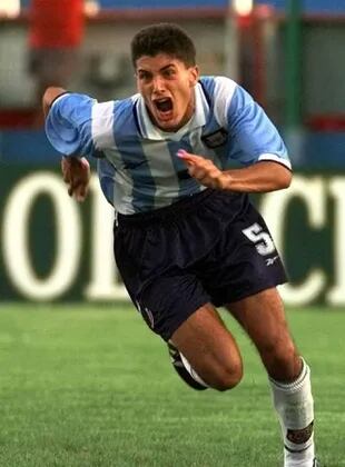 Nicolás Medina en el Sudamericano Sub 17 de 1999, torneo en el cual Marcelo Bielsa observó su potencial y decidió convocarlo para la selección mayor.