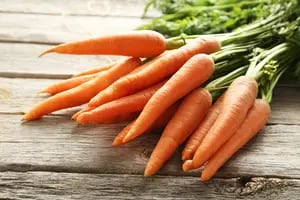 El truco para "revivir" las zanahorias blandas que seguro no conocías y vas a adorar