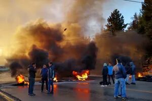 Cortes y protestas de taxistas por la llegada de Uber a Bariloche