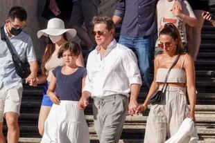 Hollywood star Matt Damon and his wife, the Argentine Luciana Barroso, enjoyed a summer vacation with their children and other relatives in Rome, as part of a trip that included a visit to the Vatican museums
