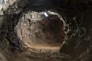 Los túneles de la Compañía Minera Wanda están formados de basalto o lava que se enfrió.