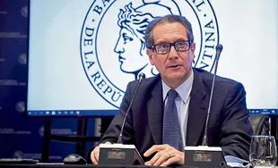 El presidente del Banco Central, Miguel Pesce, durante el anuncio de las nuevas regulaciones