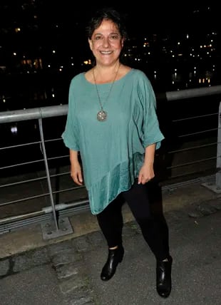 Como el resto del elenco, Julia Calvo también estuvo presente en el brindis que se realizó en Puerto Madero por las 100 funciones de Piaf