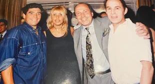 Diego Maradona, Liz Fassi Lavalle, Carlos Spadone y Ricardo Bochini, en Ski Ranch.