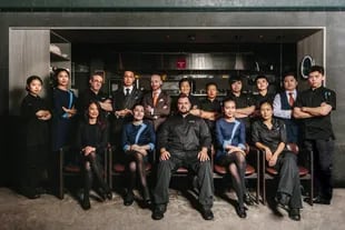 Con el equipo de Andō, el restaurante que a los cinco meses de la apertura recibió su primera estrella Michelin 