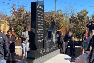 El monumento dedicado a las víctimas de Anthony Sowell, instalado en un parque conmemorativo llamado "El jardín de los once ángeles"