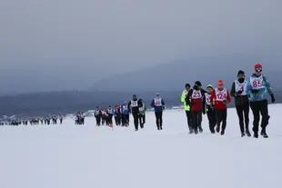 En la Baikal Ice Marathon participan corredores de todo el mundo.
